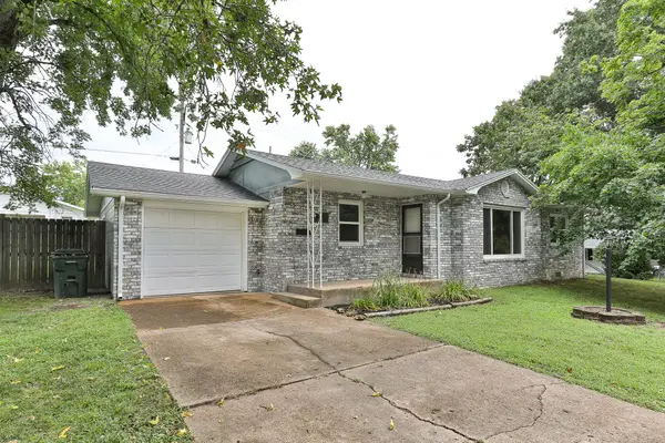 815 E South Street, Bolivar, MO 65613