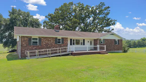 8675 Farm Road 2195, Cassville, MO 65625