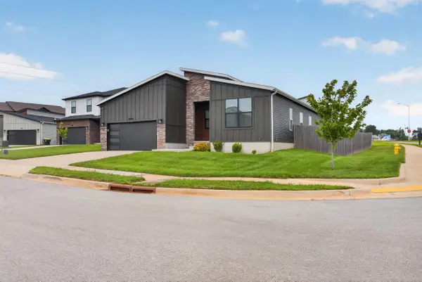 3939 E Appledore Court, Brookline, MO 65619