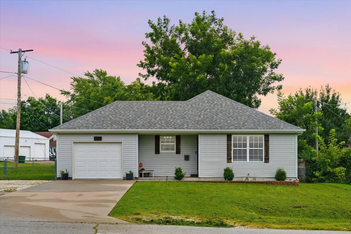 610 N Benton Avenue, Bolivar, MO 65613 - #1