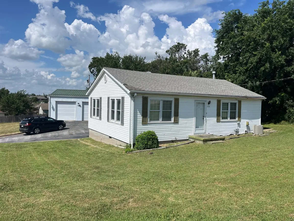 729 W 32nd Street, Joplin, MO 64804 - #1