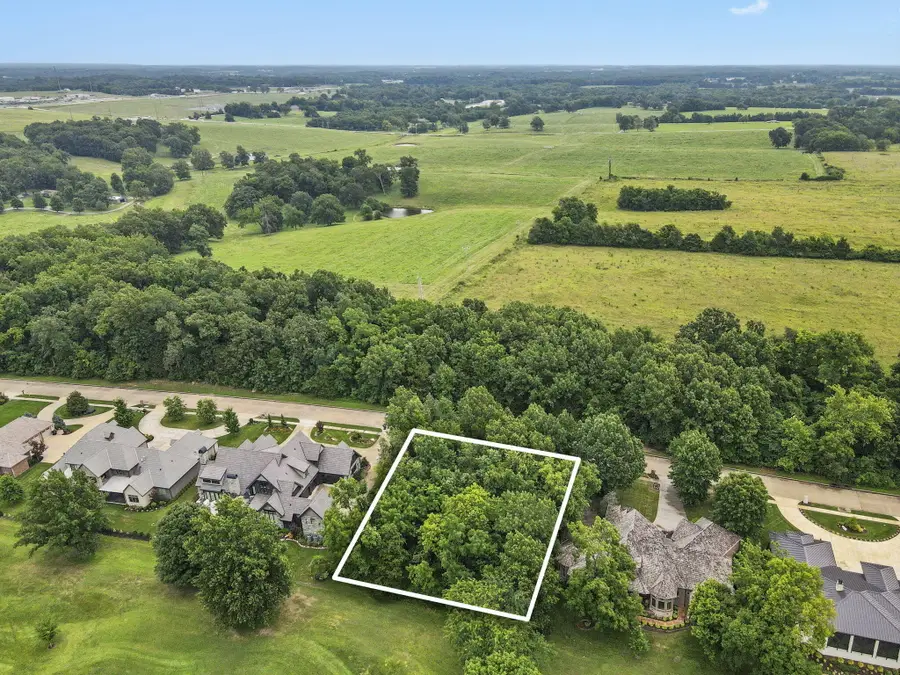 5577 S Dunrobin Drive, Springfield, MO 65809 - #3