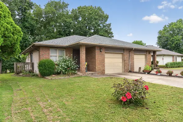 2733 S Hilton Avenue, Springfield, MO 65807