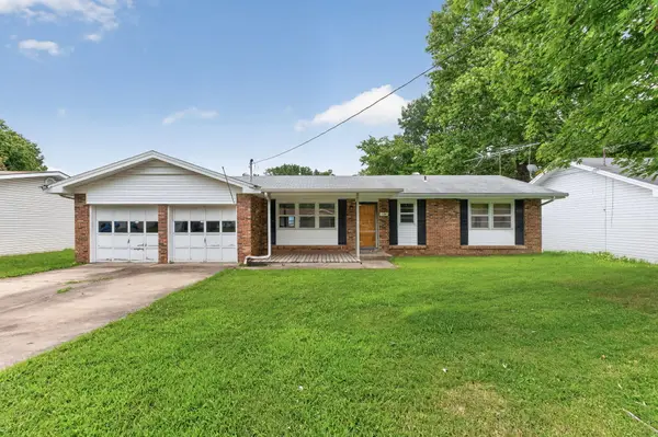 1124 S Bruce Avenue, Springfield, MO 65804