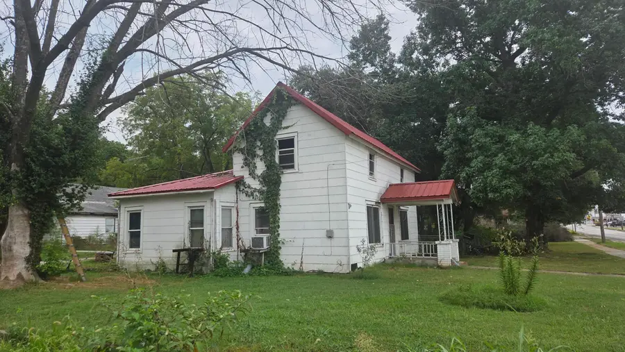 307 W Rose Avenue, Crane, MO 65633 - #2