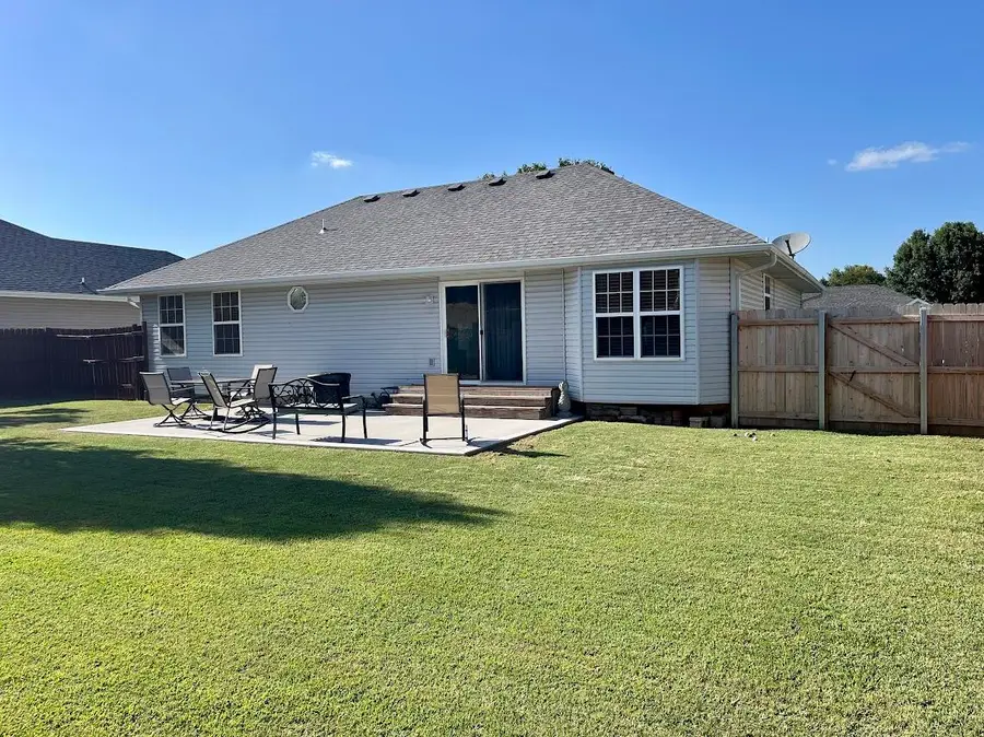 201 Prairie Lane, Monett, MO 65708 - #2