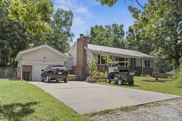 24 Dorsett Lane, Kimberling City, MO 65686