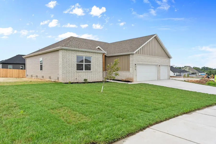 210 E Clayton Lane, Republic, MO 65738 - #3