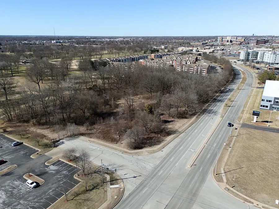 1209 E Holiday Street, Springfield, MO 65804 - #3