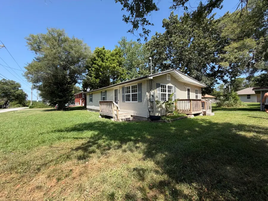 407 W Brown Street, Clever, MO 65631 - #3