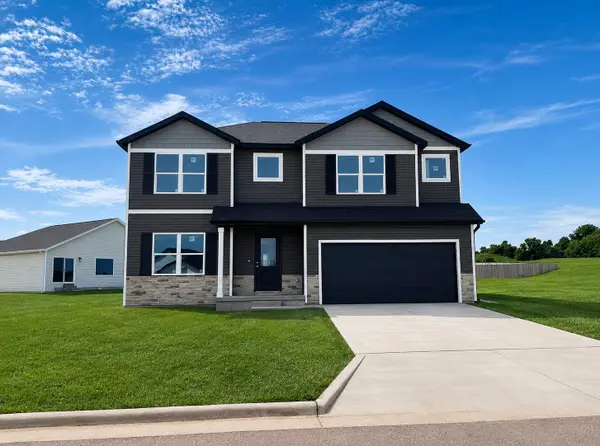 1742 N Boxwood Drive, Brookline, MO 65619
