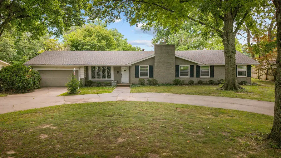 2266 S Meadowview Avenue, Springfield, MO 65804 - #2