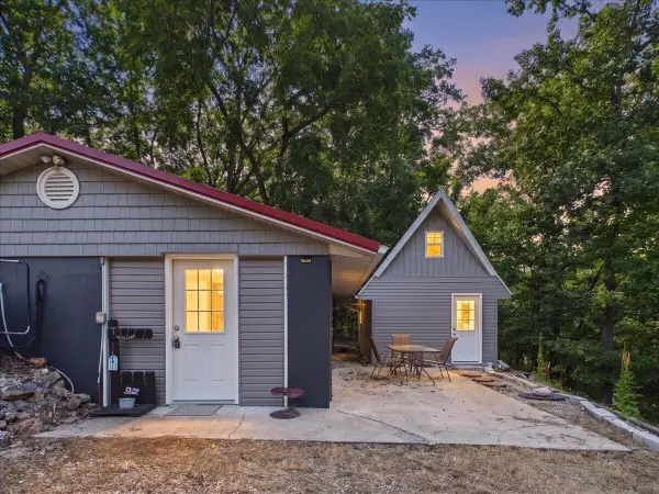 25849 County Road 306, Pittsburg, MO 65724