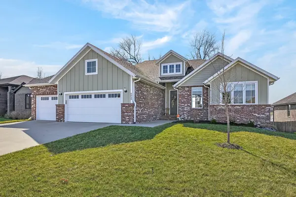 6039 S Kings Avenue, Springfield, MO 65810