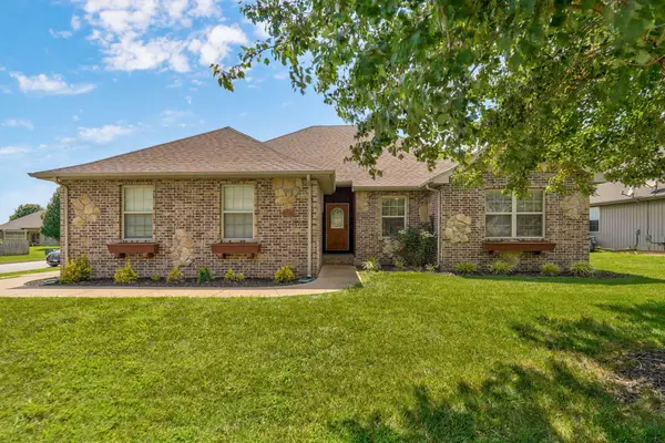 5701 N Seacrest Drive, Ozark, MO 65721