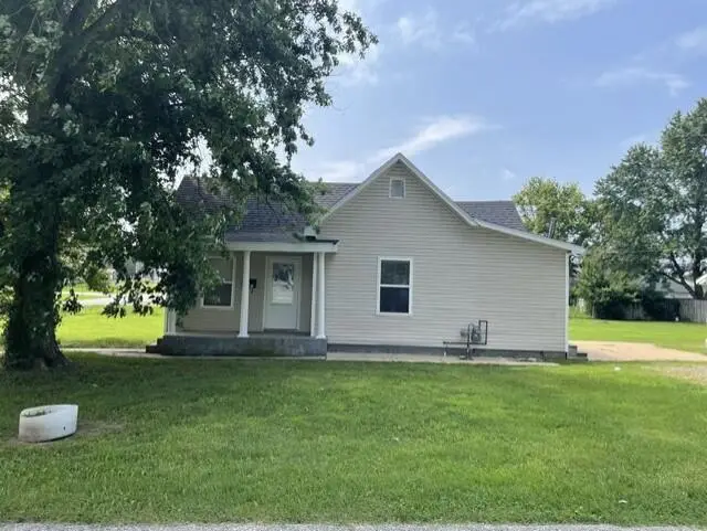 203 S Walnut Street, Marshfield, MO 65706 - #1