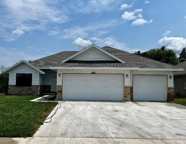 648 W Brook Hollow Road, Nixa, MO 65714