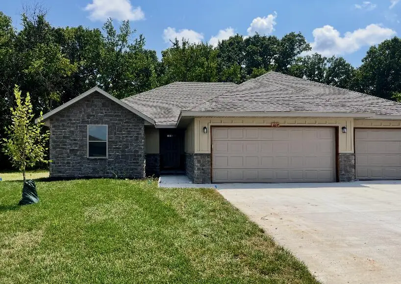 664 W Brook Hollow Road, Nixa, MO 65714 - #1