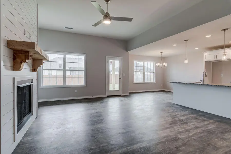 668 W Brook Hollow Road, Nixa, MO 65714 - #2