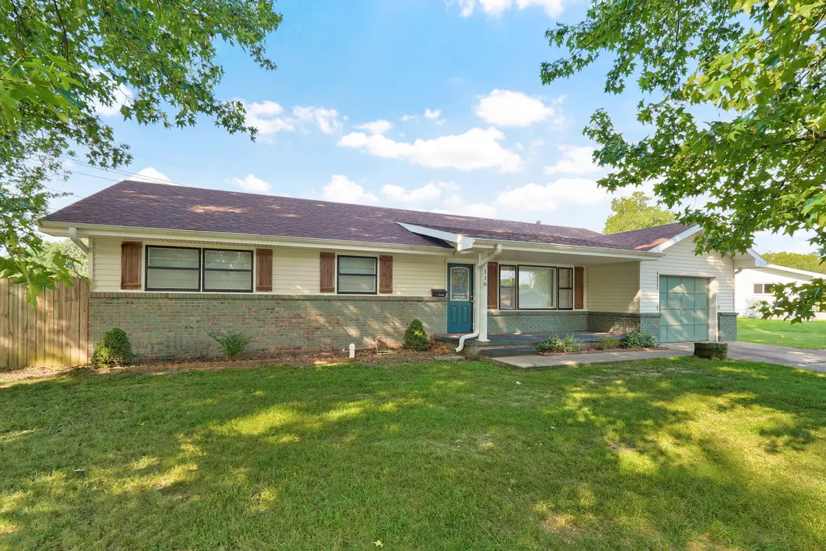 118 W Charles Street, Republic, MO 65738 - #1
