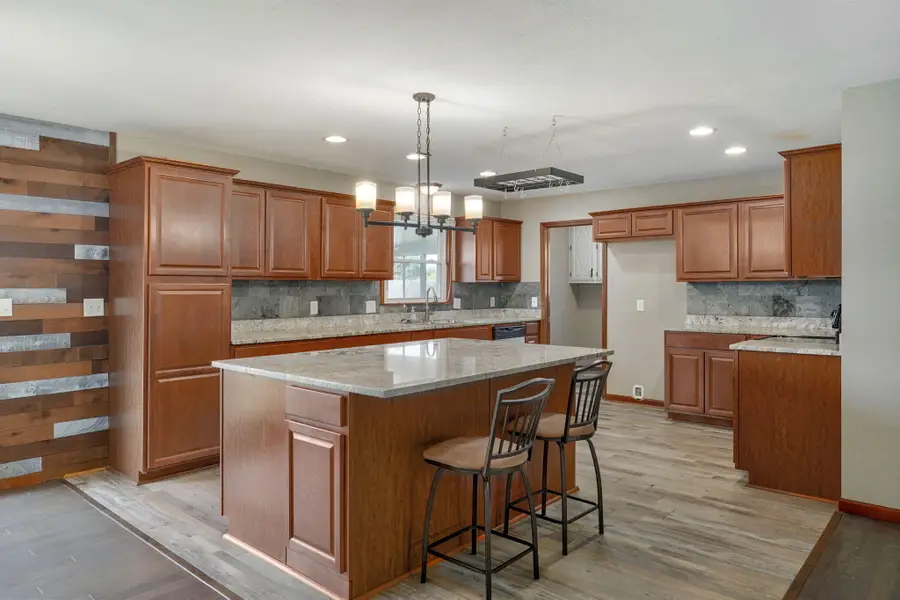 118 W Charles Street, Republic, MO 65738 - #2