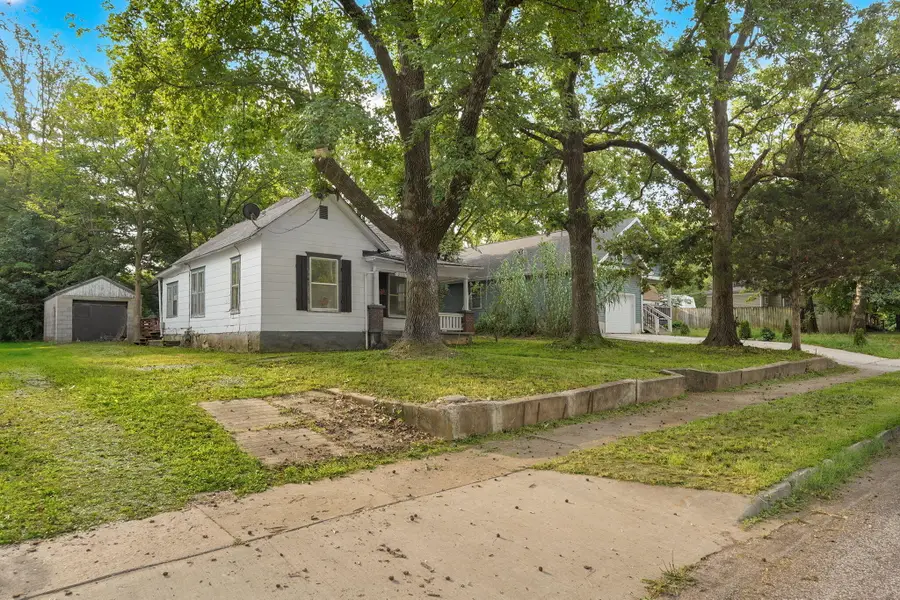 2116 N Campbell Avenue, Springfield, MO 65803 - #2