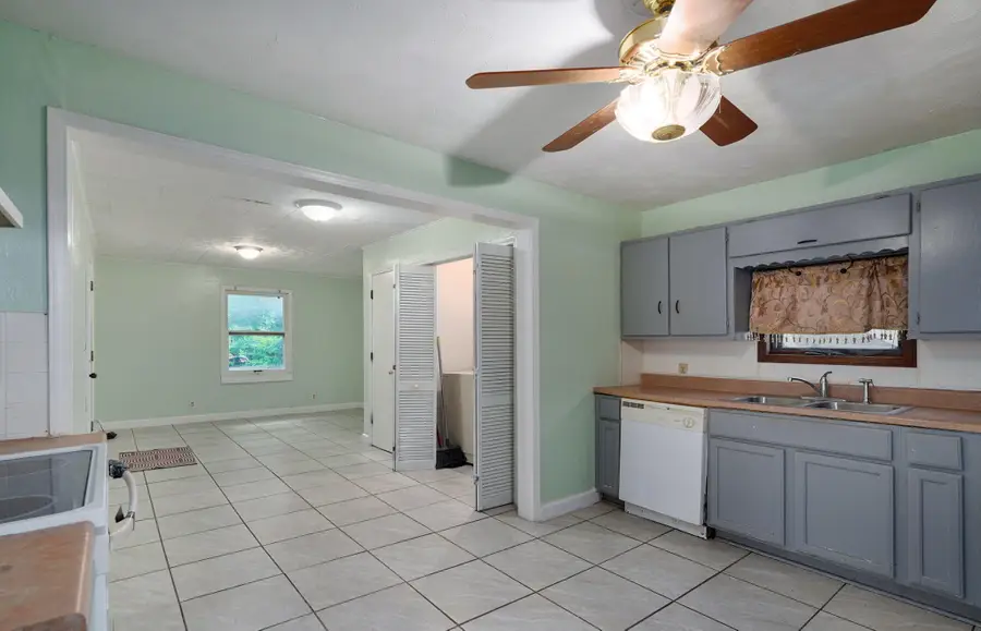 2116 N Campbell Avenue, Springfield, MO 65803 - #3