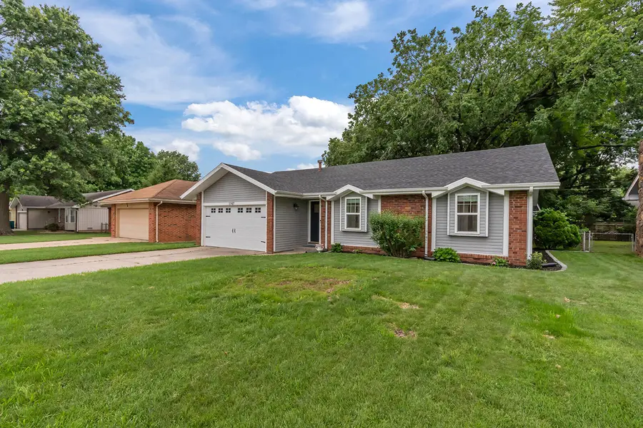 1147 E Cambridge Street, Springfield, MO 65807 - #2