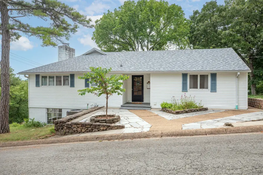 711 S 6th Street, Branson, MO 65616 - #3