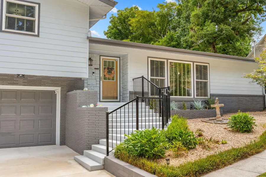 118 N Sunshine Street, Branson, MO 65616 - #2