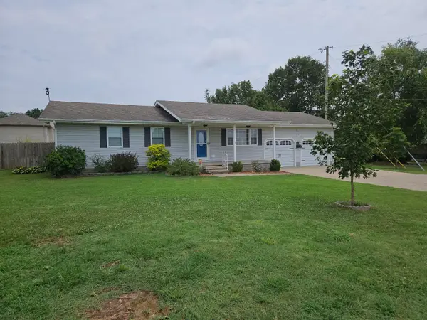 1583 N 17th Street, Monett, MO 65708