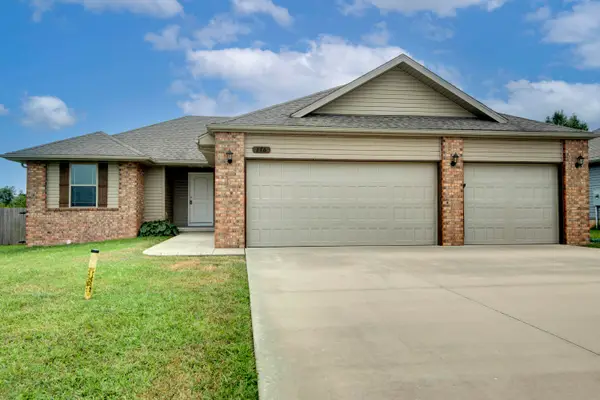 276 W Picardy Street, Republic, MO 65738