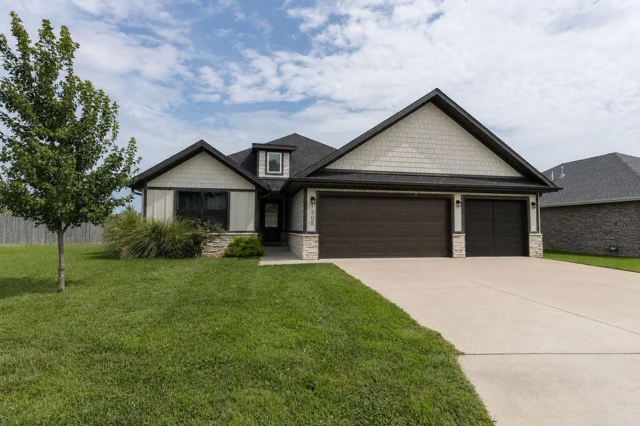 1205 W Denali Drive, Nixa, MO 65714 - #3
