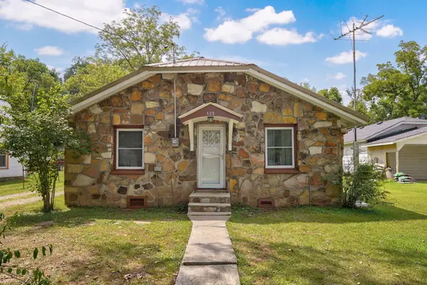 105 S Walnut Street, Crane, MO 65633