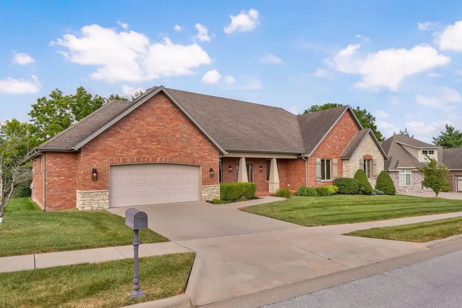 2816 S Ranch Drive, Springfield, MO 65809 - #3