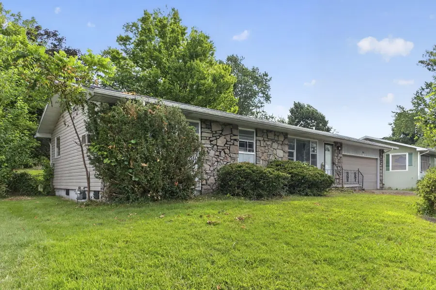 903 E Villa Marie Street, Springfield, MO 65803 - #2