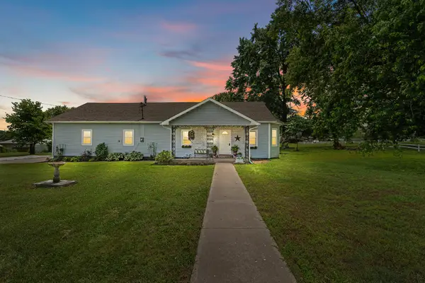 322 E Drive Street, Clever, MO 65631