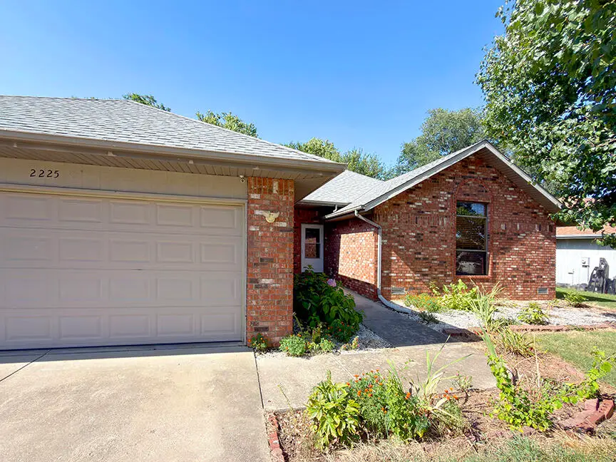 2225 W Rockwood Street, Springfield, MO 65807 - #2