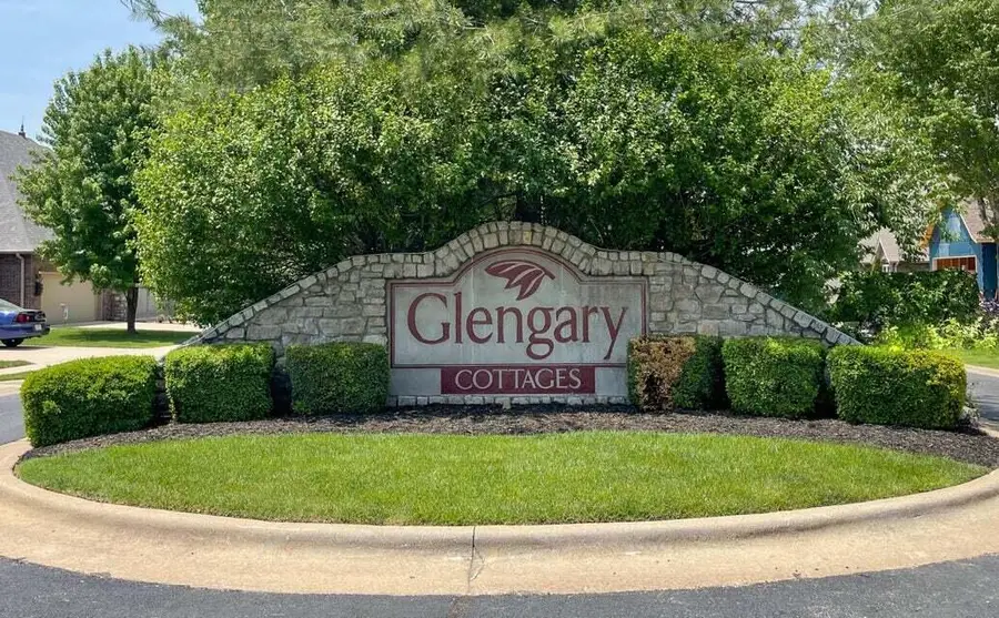 2177 W Glengary Court, Springfield, MO 65810 - #2