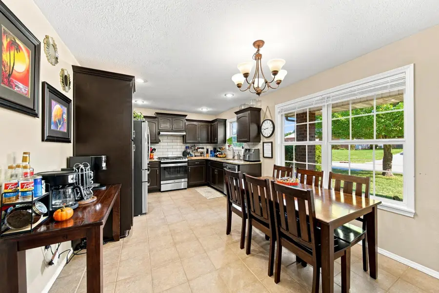 1004 Glen Oaks Drive, Nixa, MO 65714 - #3
