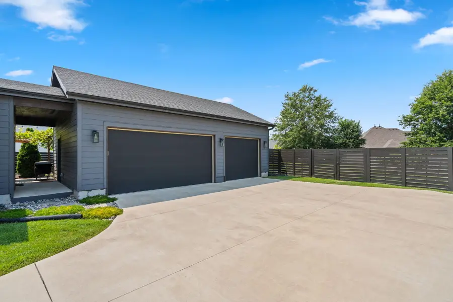 1085 E Valley Trail Drive, Republic, MO 65738 - #3