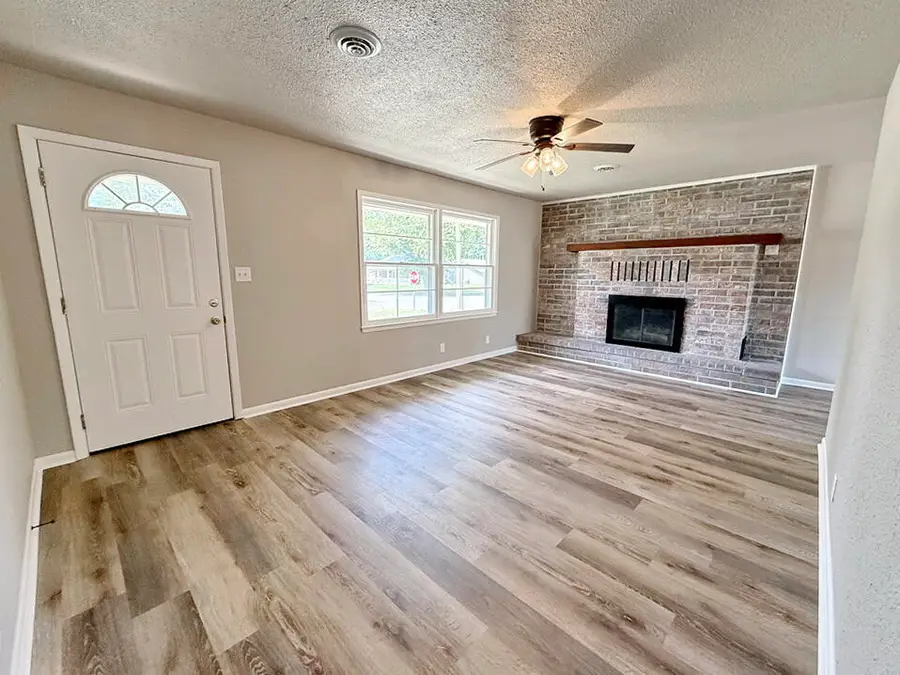 416 N Prewitt Street, Nevada, MO 64772 - #3
