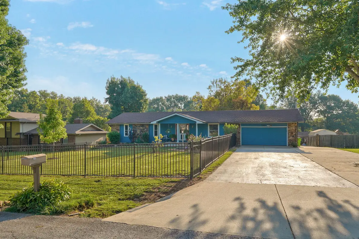 4922 S Palmer Avenue, Springfield, MO 65804 - #1