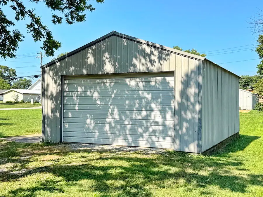 111 E Poplar Street, El Dorado Springs, MO 64744 - #2
