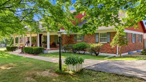301 W 10th Street, Willow Springs, MO 65793