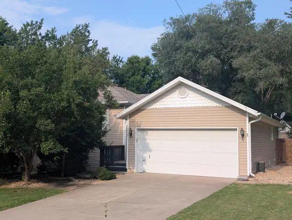 3737 S Oak Avenue, Springfield, MO 65804