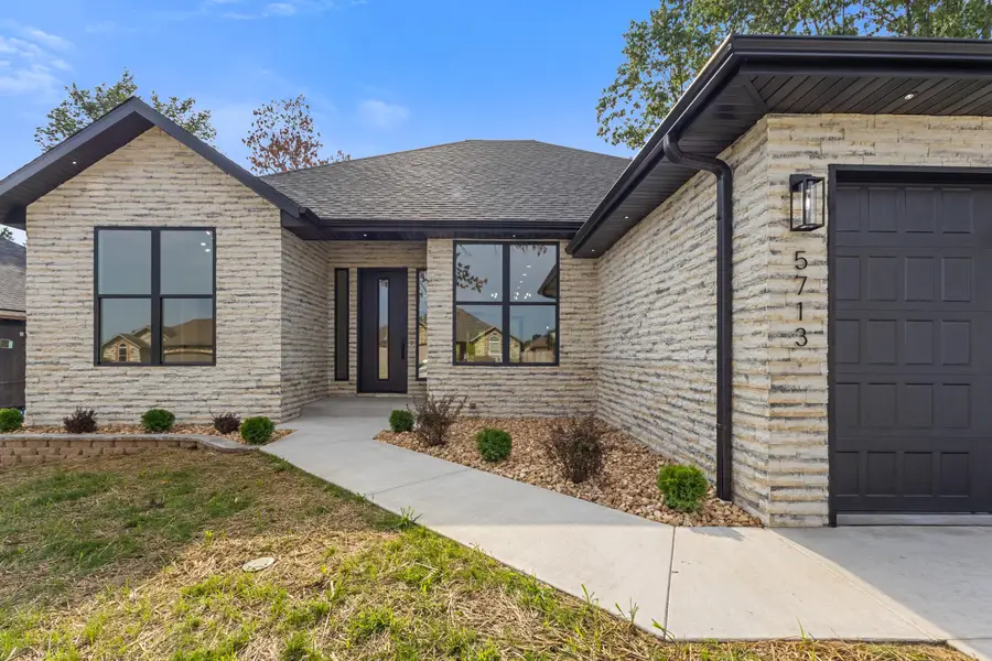 5713 S Cloverdale Lane, Battlefield, MO 65619 - #2