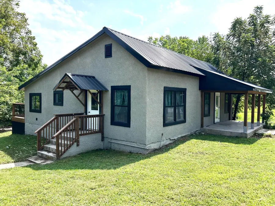 110 N High Street, Mansfield, MO 65704 - #2