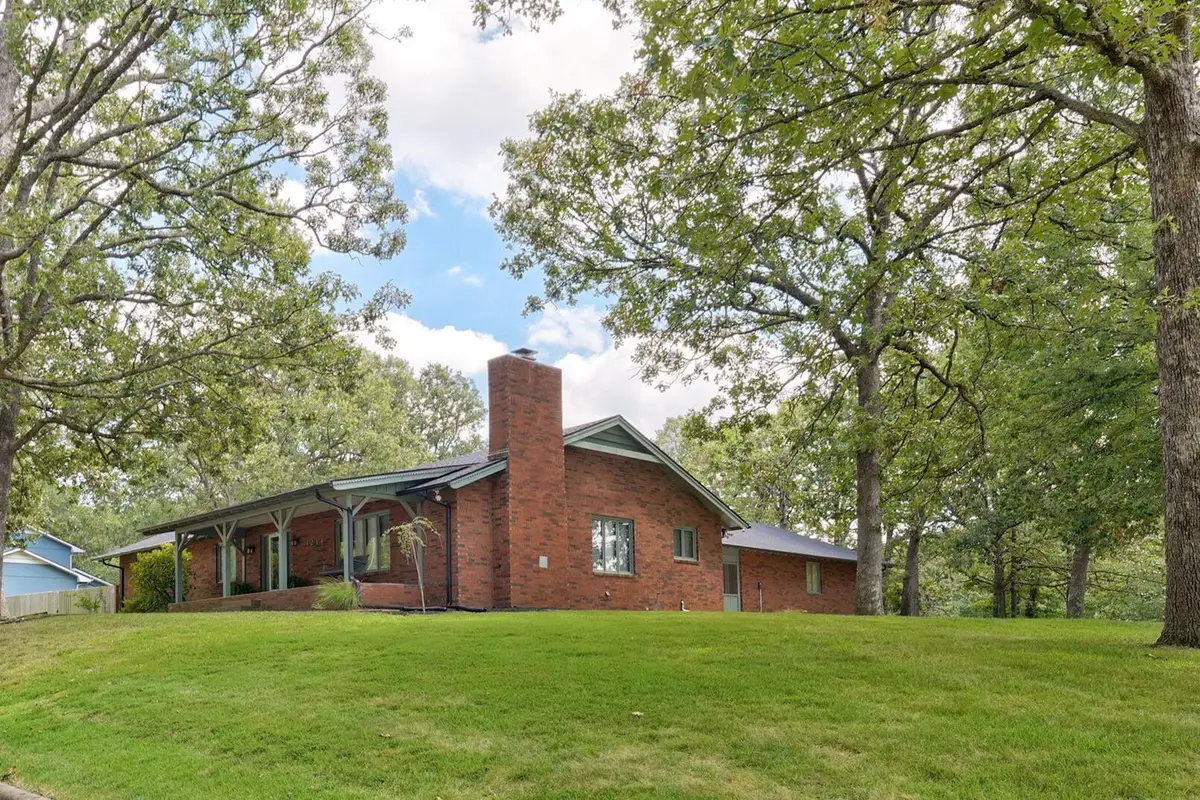 1214 W Beverly Hills Drive, Springfield, MO 65803 - #1