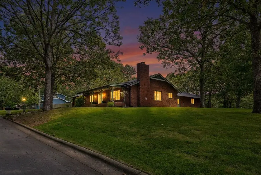 1214 W Beverly Hills Drive, Springfield, MO 65803 - #3